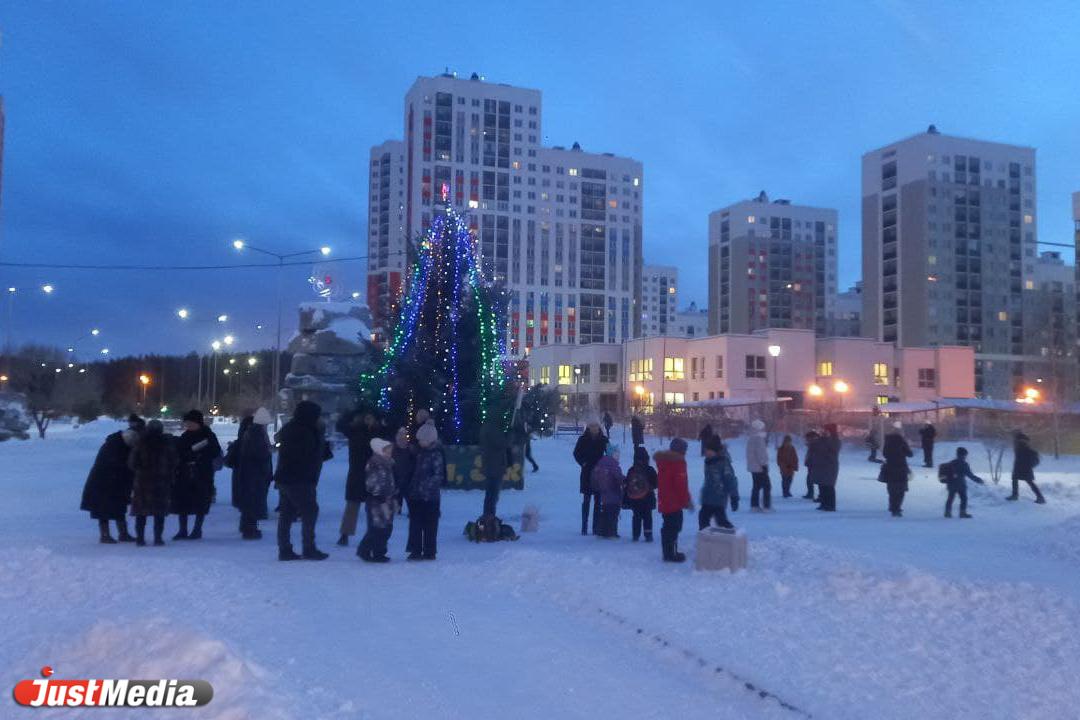 «Учебный процесс не прерывается – всем даны задания для домашней работы». В свердловском министерстве образования дали указания школам по безопасной эвакуации - Фото 1