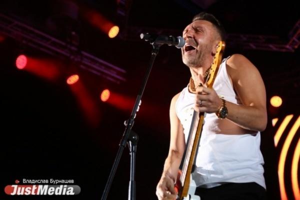 «Беглов, май лав Беглов». Шнуров извинился за критику в адрес губернатора Санкт-Петербурга - Фото 1