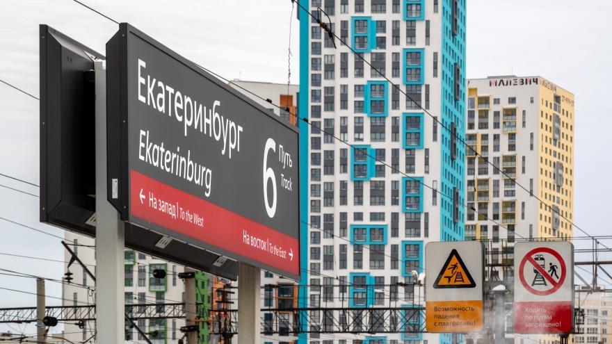 Основная причина  травм на железной дороге в 2021 году - хождение по путям  - Фото 1