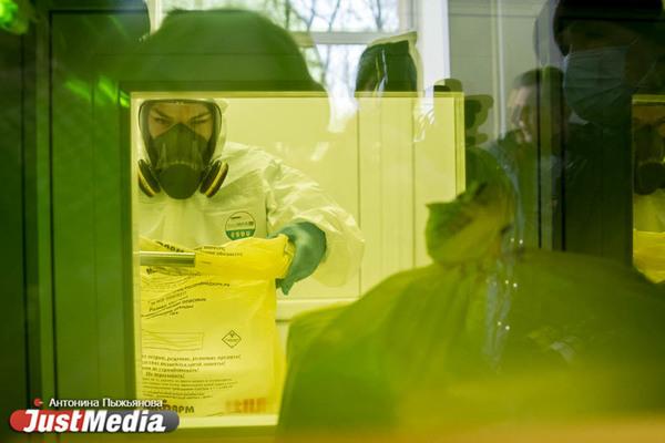 В Свердловской области выявлено более трех тысяч случаев коронавируса за сутки - Фото 1