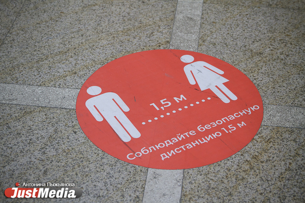 Новый антирекорд: от коронавируса за сутки умерли 25 жителей Свердловской области - Фото 1