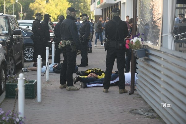 Полиция со спецназом в среду провели спецоперацию в Екатеринбурге - Фото 1
