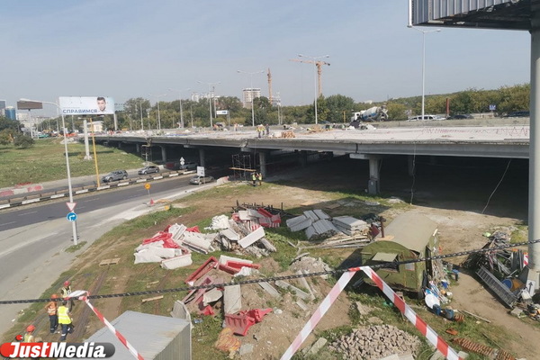 Перекрытие Луганской может продлиться до ноября – нашлась еще одна причина задержек - Фото 1