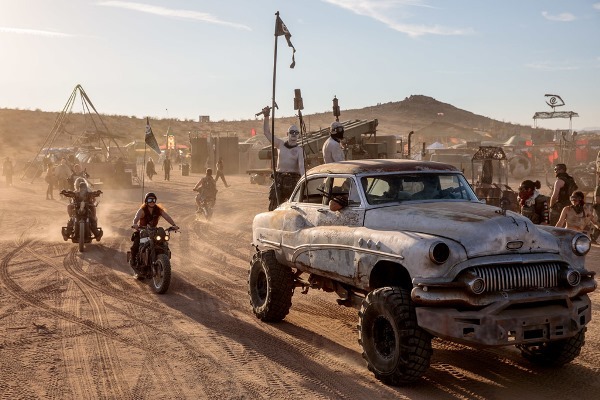 Машины из фильма «Безумный Макс: Дорога Ярости» продадут на аукционе - Фото 1