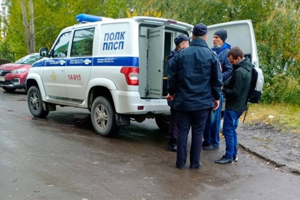 В Екатеринбурге задержали скупщиков голосов на выборах. Эксперты считают, что это провокация - Фото 1