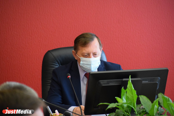 Павел Креков заявил, что масочный режим не привел к снижению заболеваемости, потому что жители его игнорировали  - Фото 1