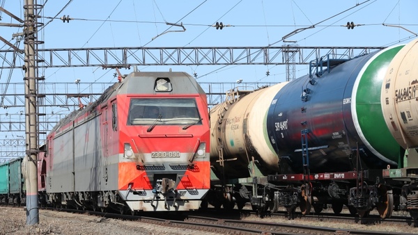 Погрузка на Свердловской железной дороге выросла на 3,8% с начала года - Фото 1