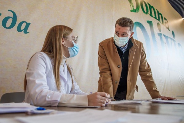 Медицинская фракция Екатеринбургской гордумы обеспечила больницы СИЗами и организовала работу волонтеров - Фото 1