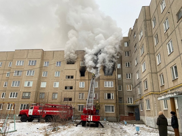 Под Невьянском в пятиэтажном доме сгорело три квартиры - Фото 1