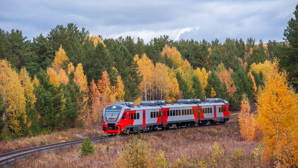 Новые пригородные поезда на туристических направлениях появятся на СвЖД в 2022 году - Фото 1