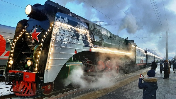 В Екатеринбург прибыл поезд Деда Мороза - Фото 1