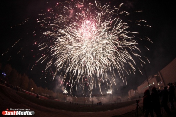В Свердловской области новогодние фейерверки будут запущены с 49 площадок - Фото 1