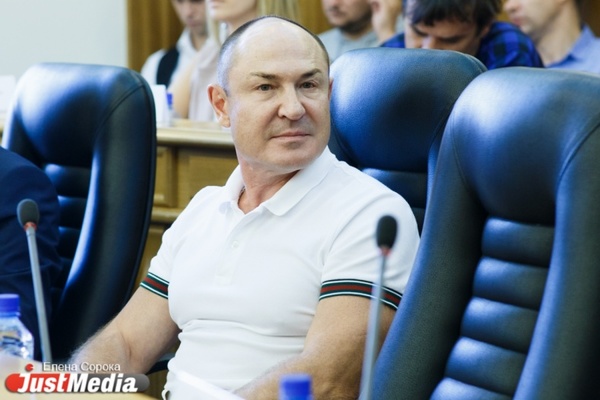 Единоросс Савельев пытается через суд лишить коммуниста Ивачева мандата - Фото 1