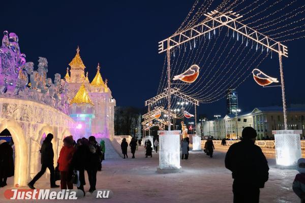 Главную елку Екатеринбурга посетило более 800 тысяч человек - Фото 1