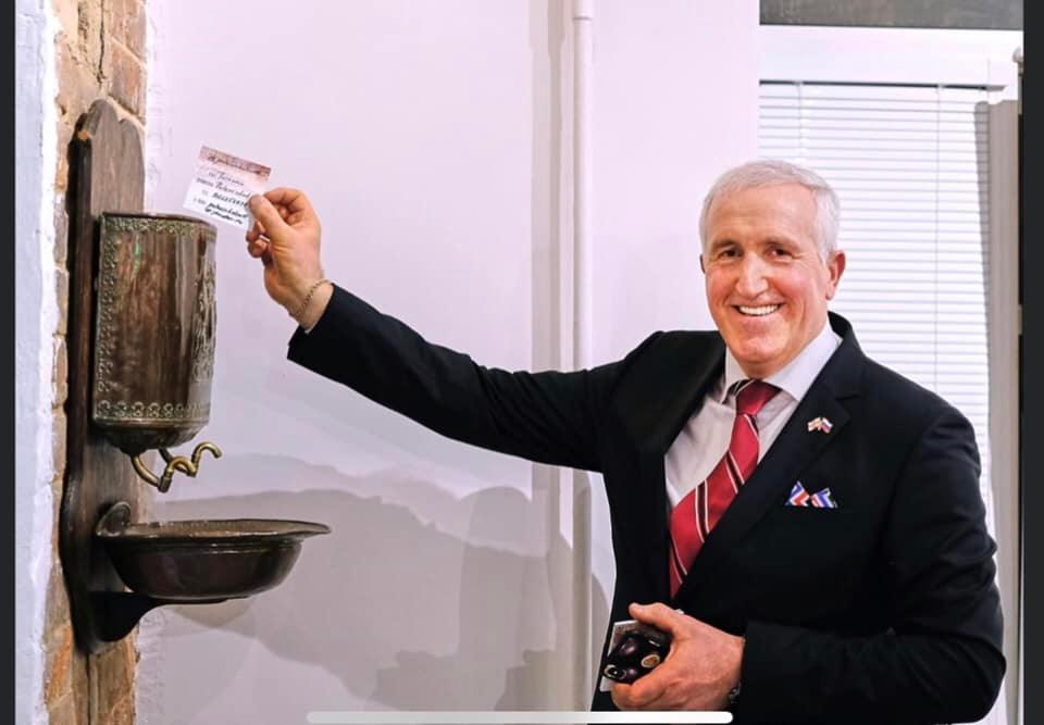 «Вас просто вводят в заблуждение!» Глава грузинской диаспоры в Свердловской области заявил, что его не пригласили на встречу с Чемезовым - Фото 1