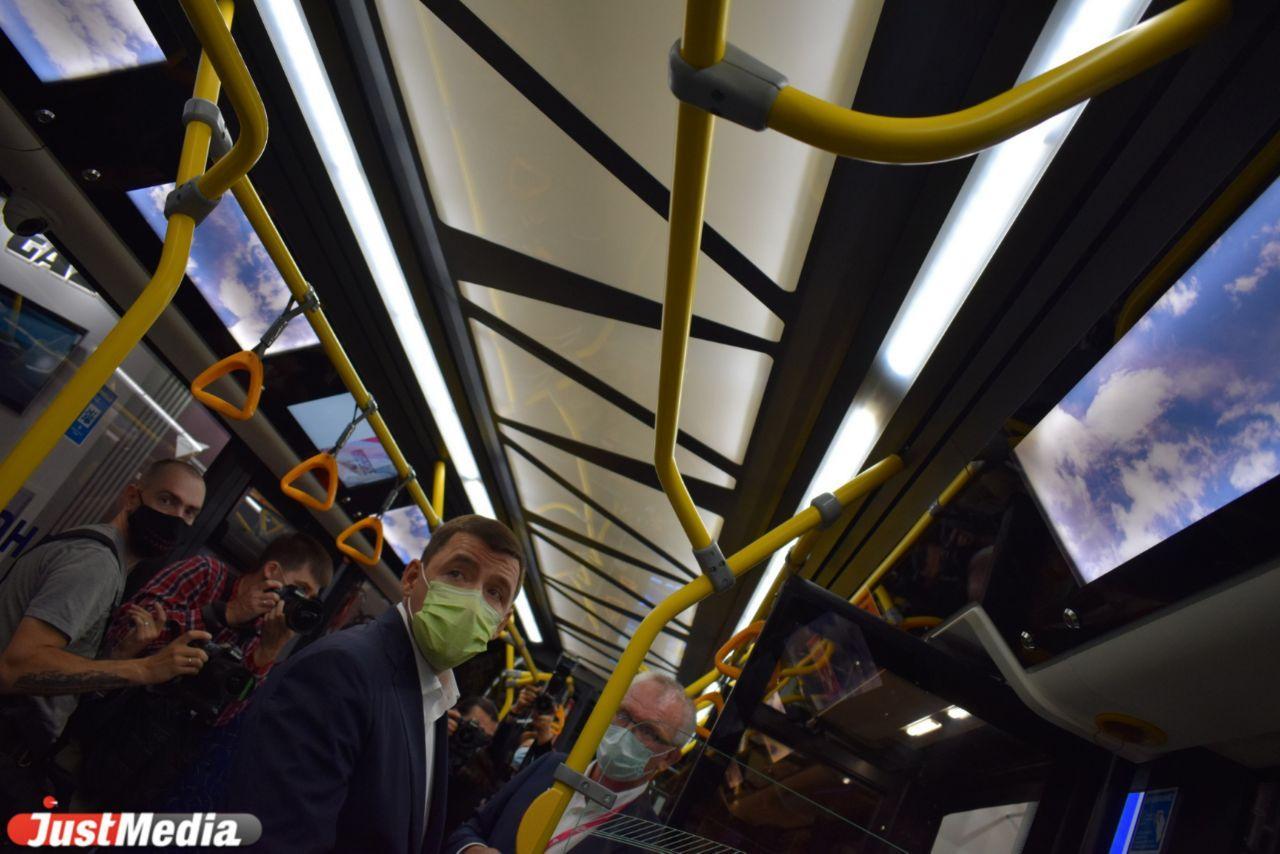 Евгений Куйвашев назвал ярким примером импортозамещения новый грузовой электровоз «Уральских локомотивов» - Фото 1