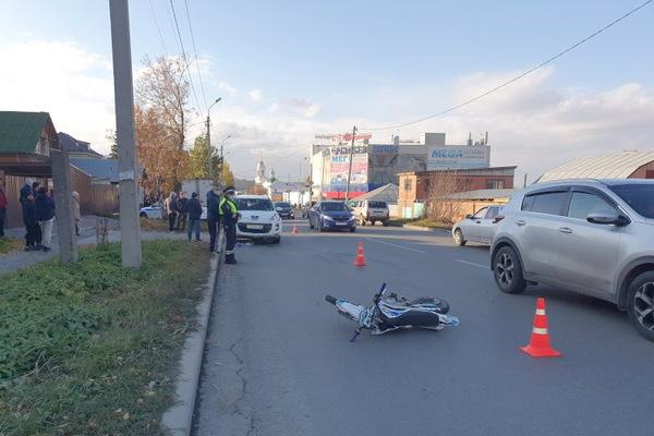 В Екатеринбурге перед судом предстанет гонщик на «Пежо», сбивший детей на скутере - Фото 1