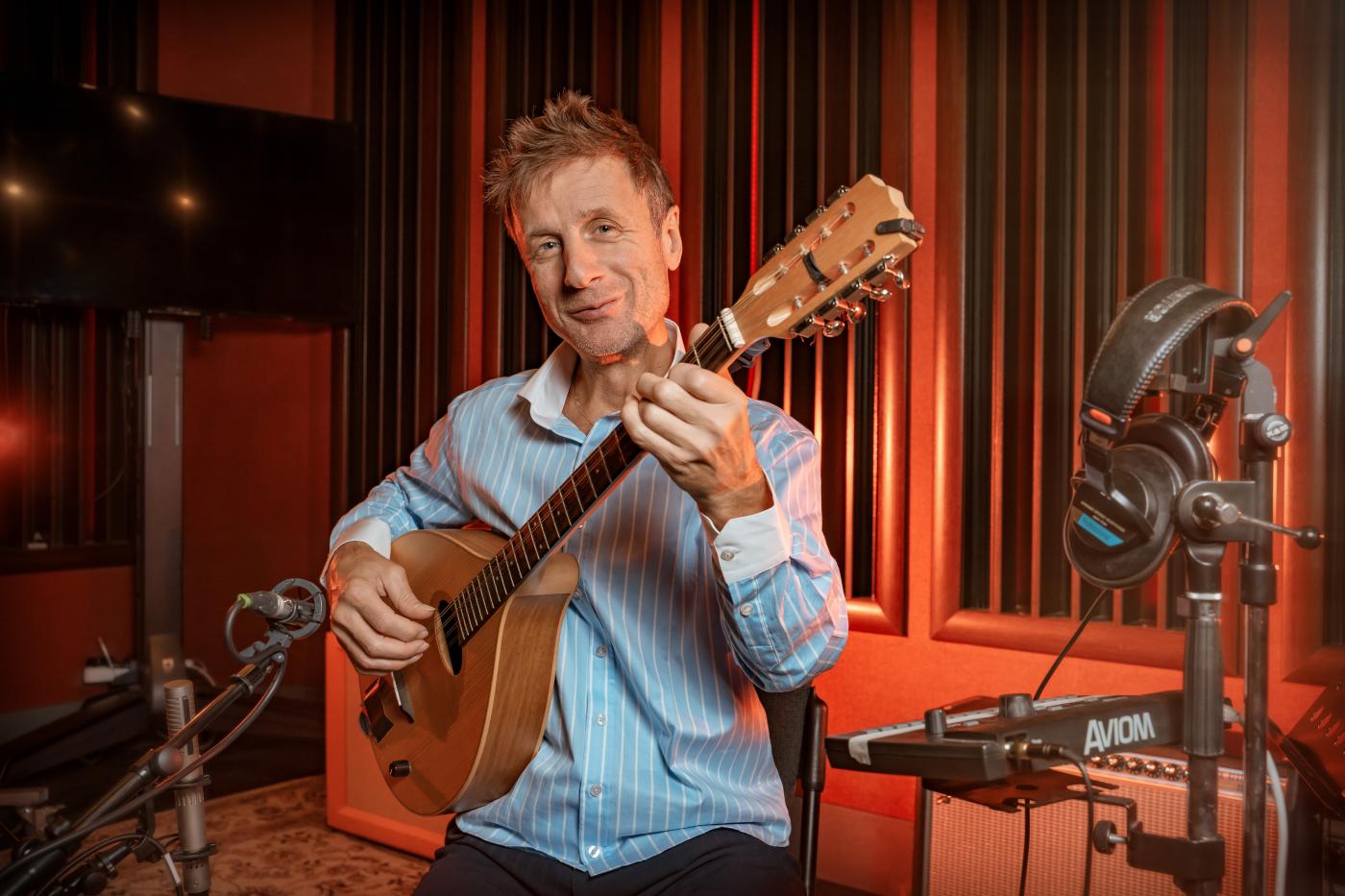 В Екатеринбург гитарист-виртуоз ДИДЮЛЯ в сопровождении камерного оркестра представит новую программу - Фото 1