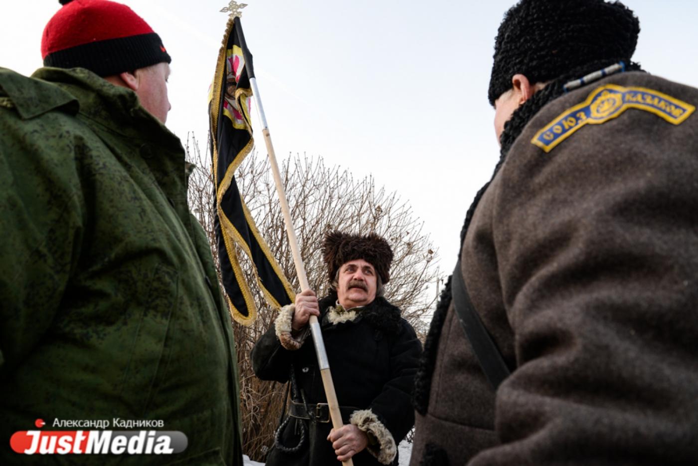Свердловских казаков и народных дружинников наделили полномочиями полицейских - Фото 1