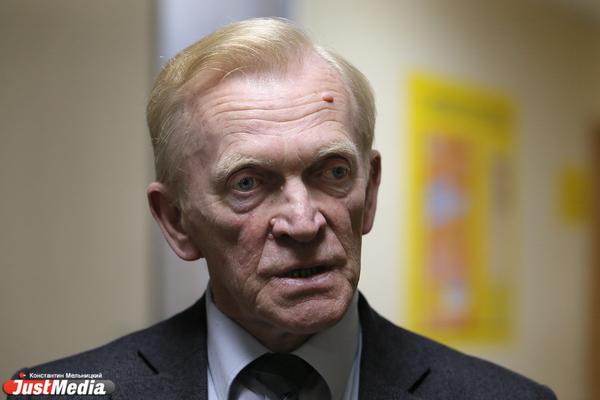 Александр Харитонов: в Свердловской области в хорошем темпе идет снижение заболеваемости COVID-19 - Фото 1