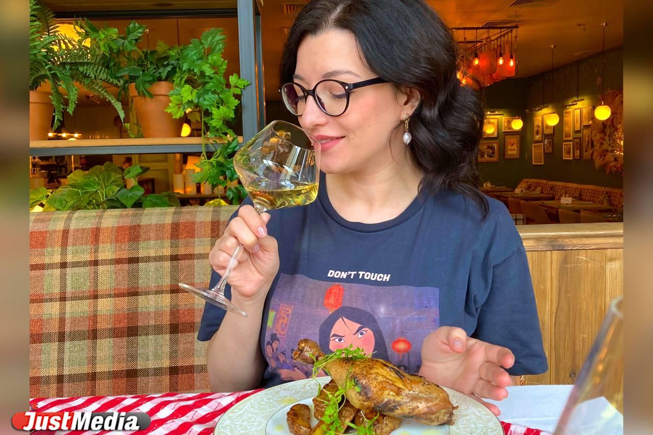 ТОП-7 «халявных» предложений от уральских ресторанов. Где разливают шампанское, кормят Карбонарой за 100 рублей и дарят бонусный кофе - Фото 1