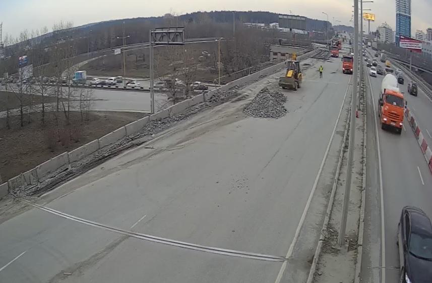 В Екатеринбурге установлено видеонаблюдение за ремонтом развязки Луганская – Объездная - Фото 1