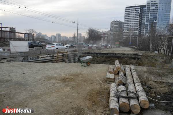 Для решения пробок на развязке Щербакова – Объездная была оборудована еще одна полоса для движения транспорта - Фото 1