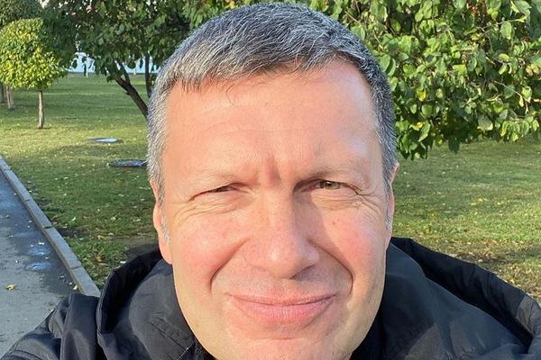 Владимиру Соловьеву за оскорбления в адрес Евгения Куйвашева грозит штраф в 100 тысяч рублей