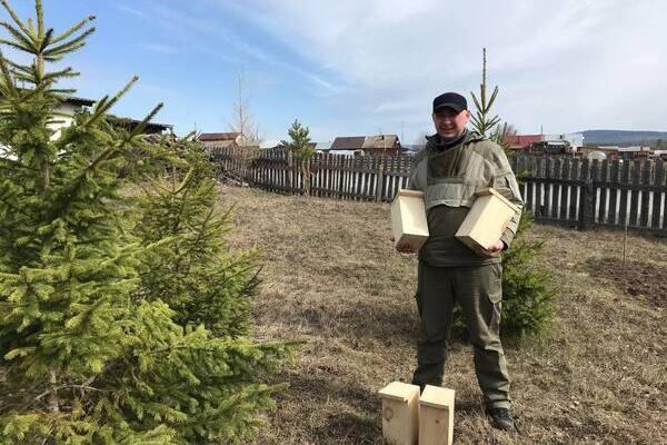 Активисты свердловского РЭО изготовили синичники для Уральского сада лечебных культур и Висимского заповедника - Фото 1
