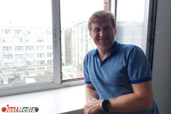 Андрей Рожков, юморист: «Хорошенько согрейтесь перед выходными!» В Екатеринбурге +6 градусов