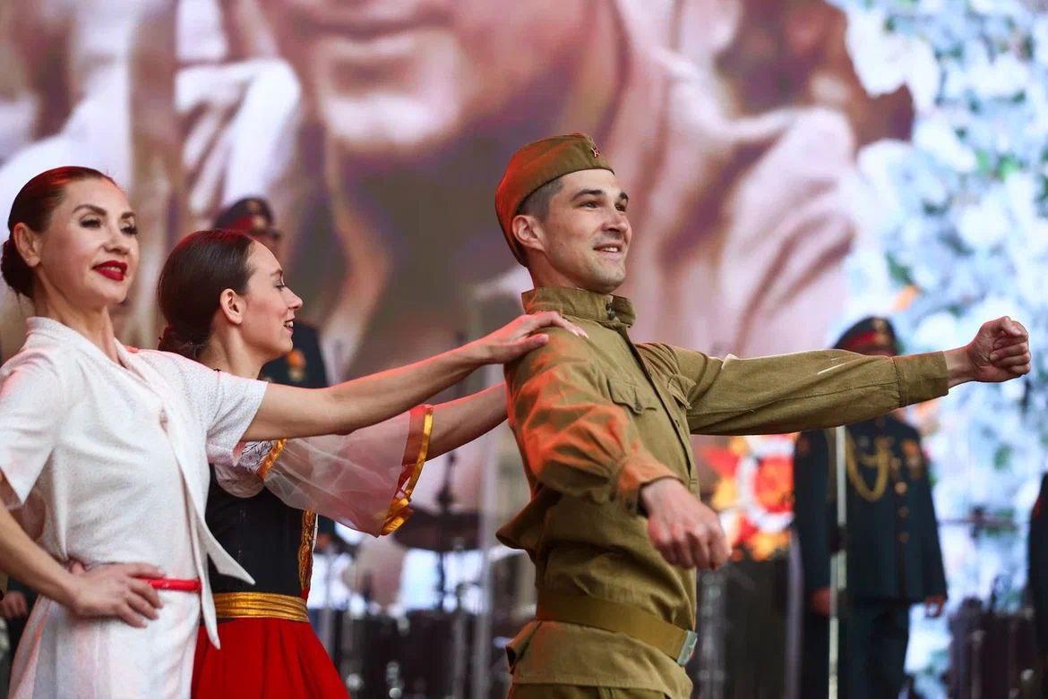 15 градусов тепла, хиты от Гагариной и «Любэ» и 3786 залпов во время салюта: каким будет День Победы в Екатеринбурге - Фото 1