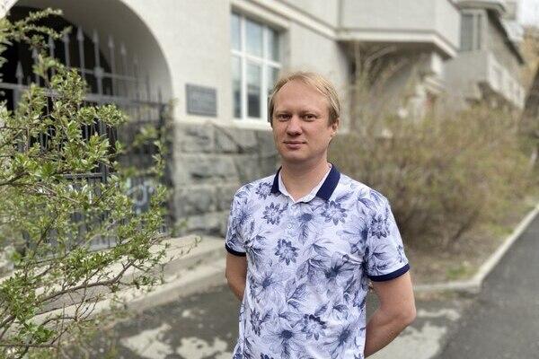 Лев Муравьев, Майская прогулка: «Как хорошо, что уже распустилась листва и пришла теплая погода». В Екатеринбурге +17 градусов