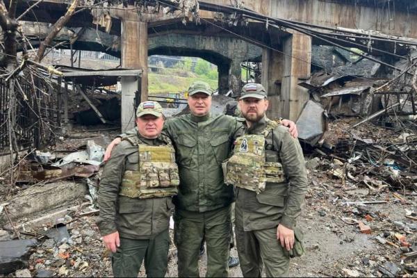 Делегация свердловских политиков приехала в Мариуполь