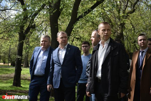 Алексей Орлов рассказал, куда жителям жаловаться на уличные батуты и когда отремонтируют улицы Чистая и Рощинская - Фото 1