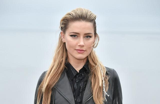 Эксперт Кэтрин Арнольд заявила, что карьера Эмбер Херд пошла под откос после того, как актриса испражнилась в супружеской постели - Фото 1