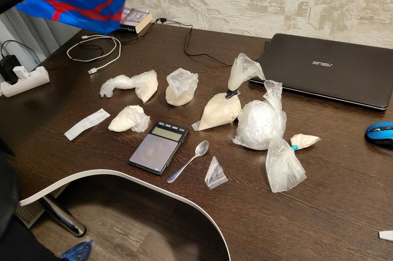 В Екатеринбурге полиция задержала супругов, делавших закладки - Фото 1