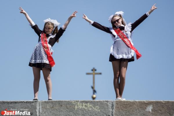 Лариса Крапивина – о скандале в лицее №12: «Когда взрослые будут разговаривать с детьми, многие проблемы будут скорректированы на стадии возникновения» - Фото 1