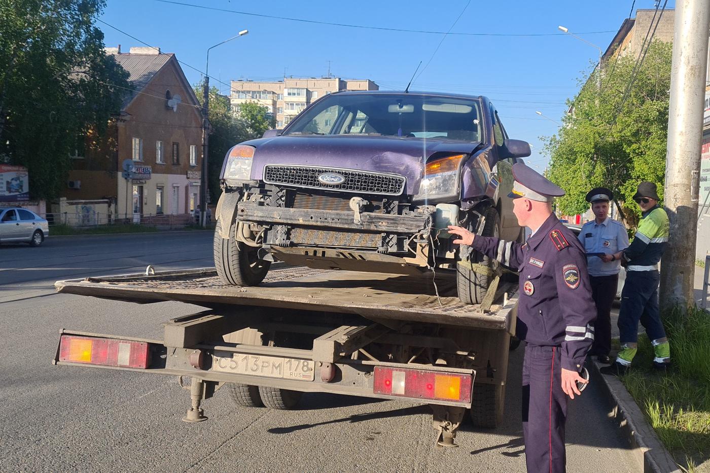 В первый день лета в Свердловской области в ДТП пострадали восемь детей - Фото 1