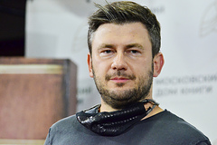 В России по статье УК объявили в розыск писателя Глуховского - Фото 1