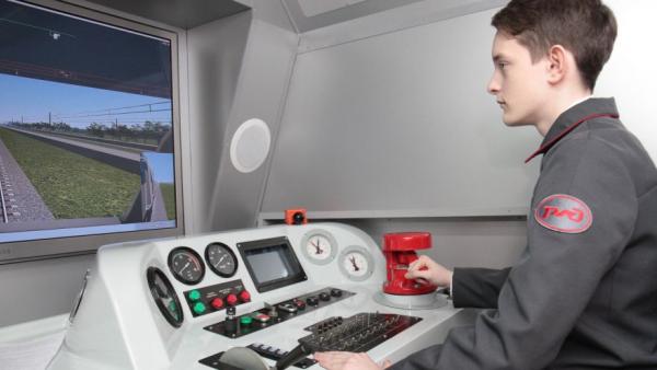 Примерить роль машиниста и дежурного по переезду предлагает СвЖД водителям автотранспорта - Фото 1