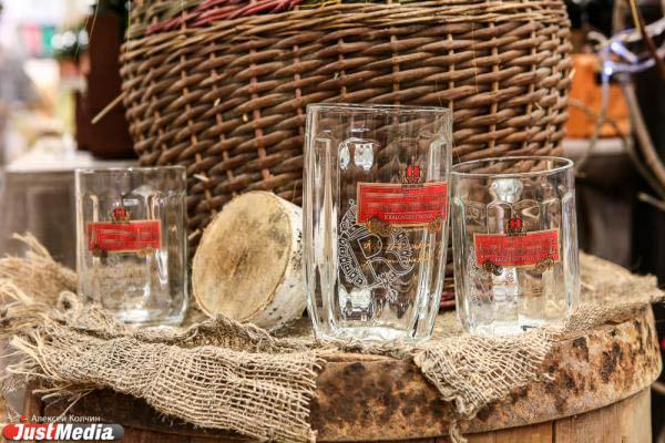 В Сысерти осудили мужчину, который убил знакомого пивной кружкой и, завернув в ковер, закопал в канаве - Фото 1