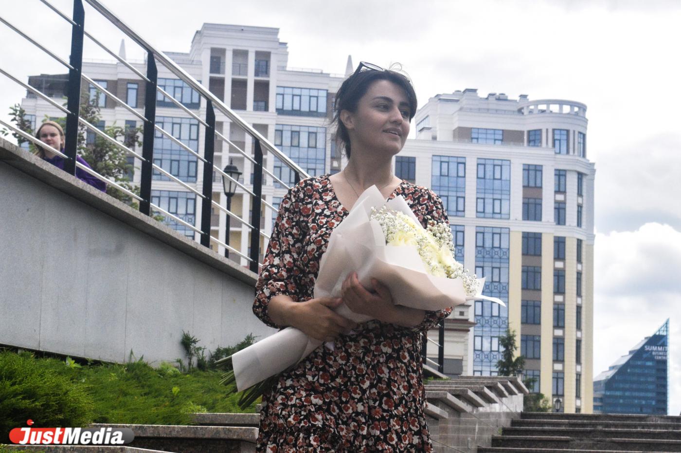 Султонасаб Мастонова: специалист по недвижимости: «Успевайте наслаждаться летом, даже если оно и местами не самое теплое». В Екатеринбурге +19 градусов - Фото 1