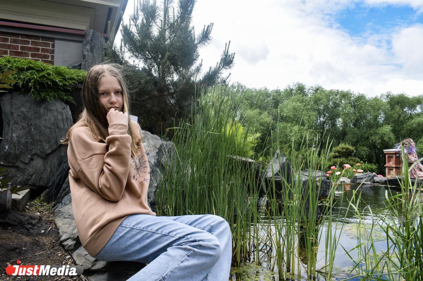 Вероника Демина, школьница: «Дожди пройдут, настанут солнечные дни и вновь скоро потеплеет». В Екатеринбурге +9 градусов - Фото 1