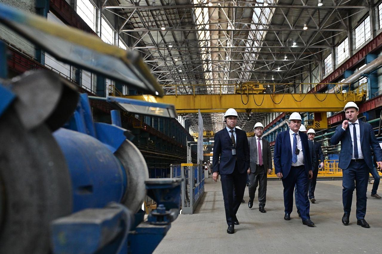 Евгений Куйвашев представил министру энергетики Николаю Шульгинову Уральский турбинный завод - Фото 1