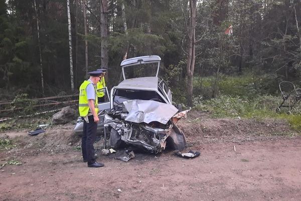 В жутком ДТП под Нижнем Тагилом пострадало 4 человека - Фото 1