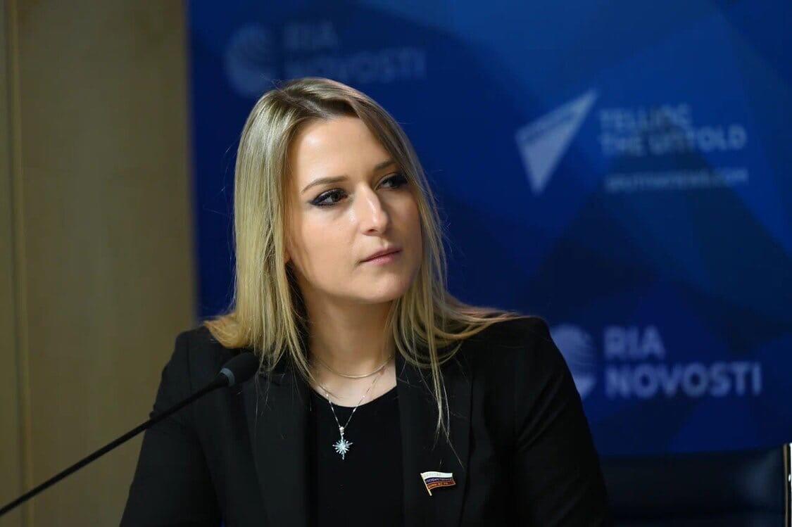 «Лично я никого не осуждаю, но не надо выносить сор из избы». Депутат Лантратова объяснила смысл закона о запрете пропаганды ЛГБТ - Фото 1