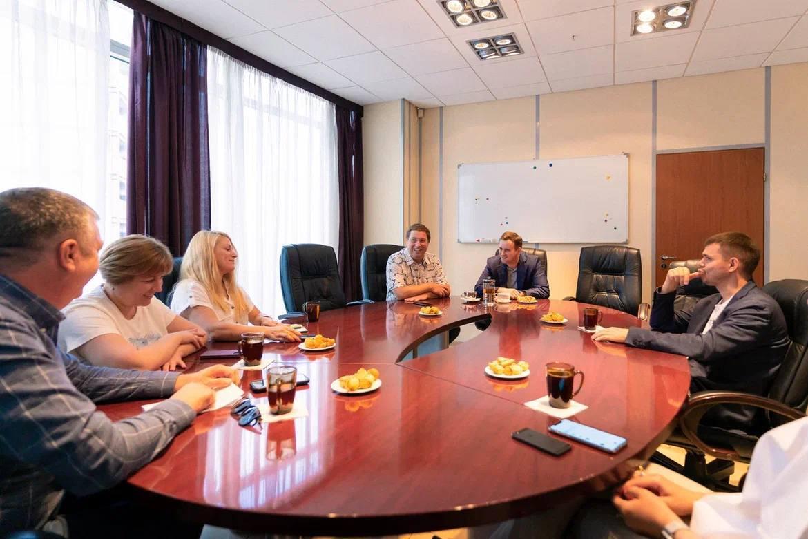 Александр Демин сдал документы для регистрации на выборах губернатора Свердловской области - Фото 1