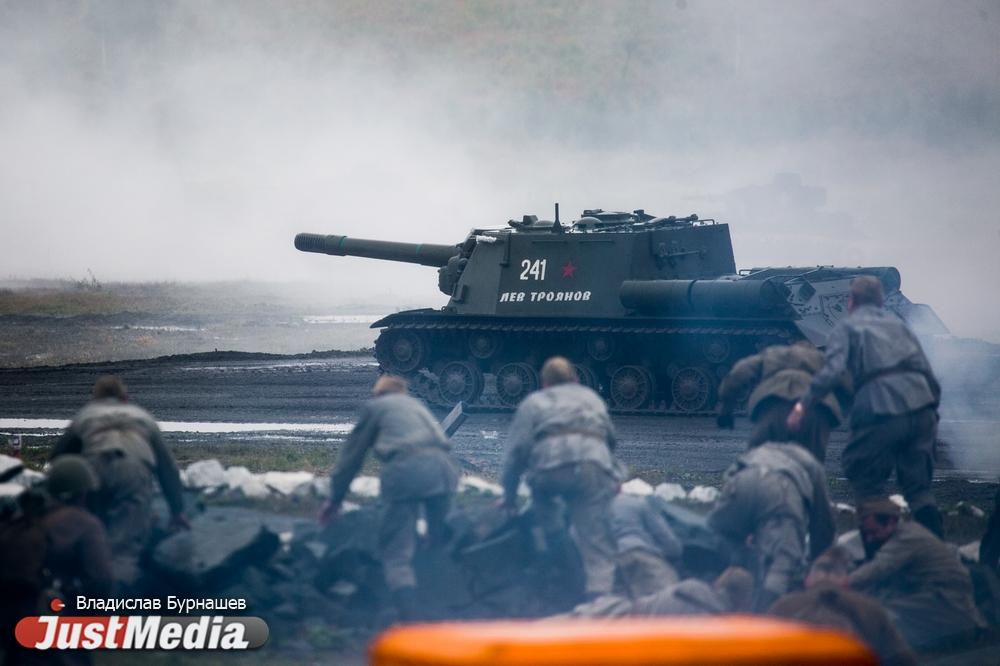 ВСУ снова обстреляли Антоновский мост в Херсонской области - Фото 1