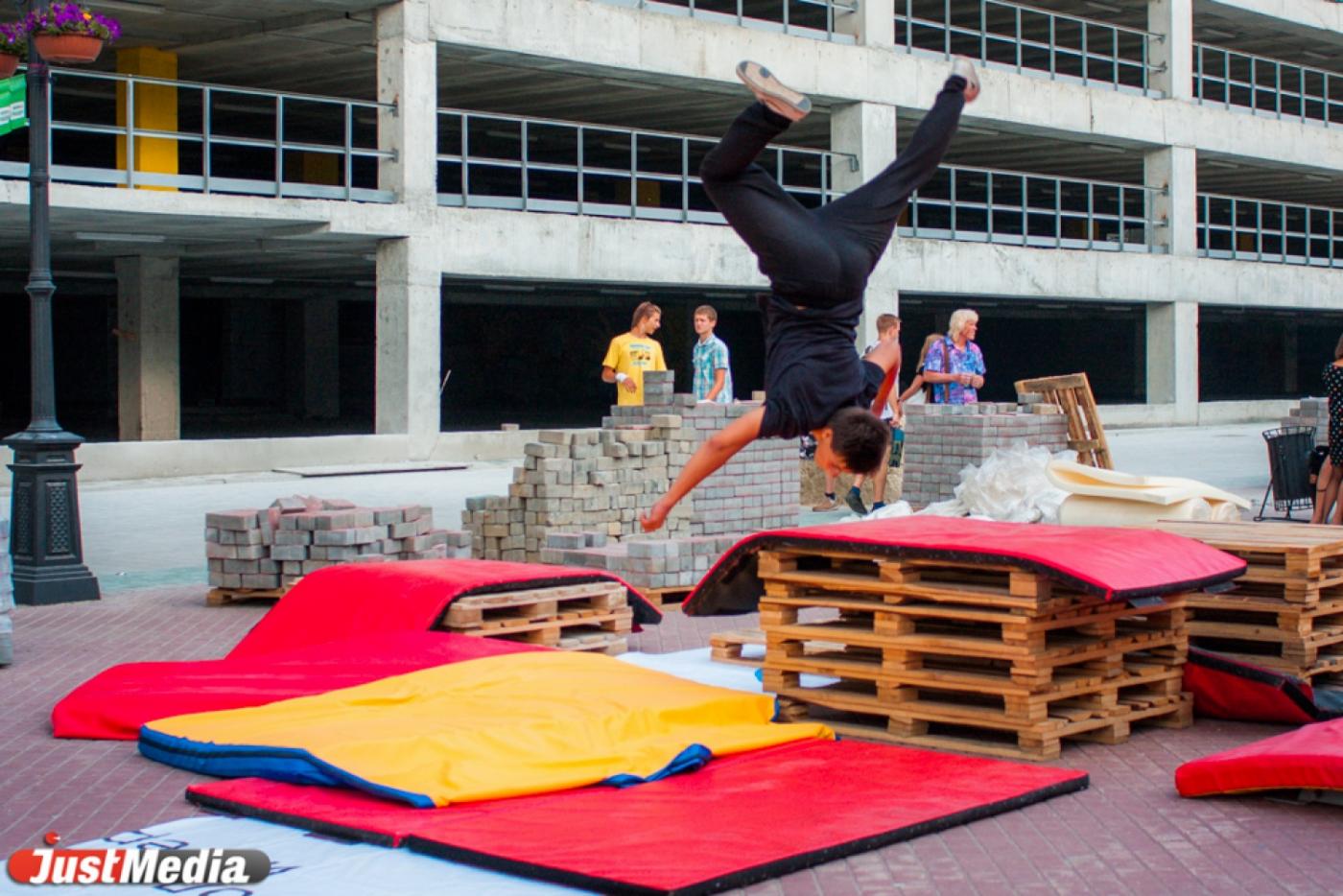 На 299-летие Екатеринбурга уральцам напомнят, что такое паркур - Фото 1