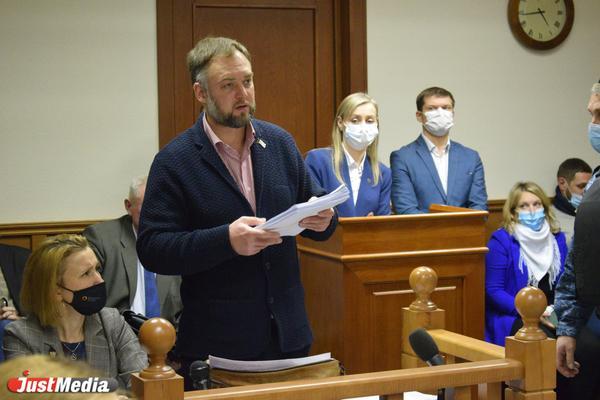 Избирком снимает с выборов юриста Ивана Волкова - Фото 1